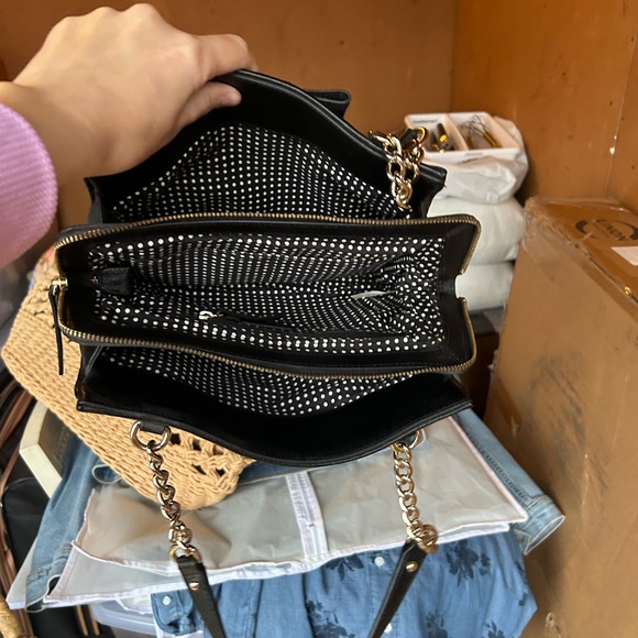 Black Kate Spade purse. Hardly used and in great condition. - Picture 8 of 14